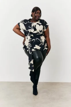 In The Style Abstract Drape Top Print