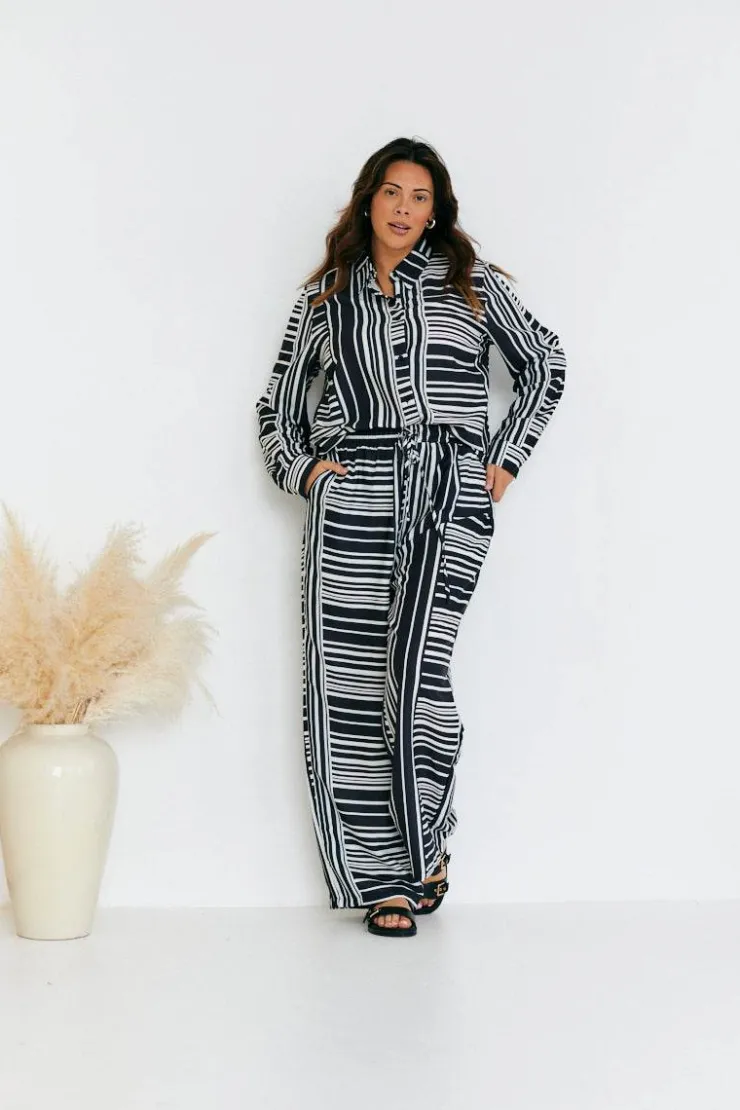 Online In The Style Abstract Stripe Co-Ord Trouser Black