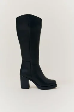 Clearance In The Style Bella Chunky Heeled High Leg Boot Black