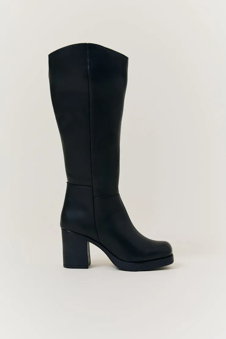 Clearance In The Style Bella Chunky Heeled High Leg Boot Black