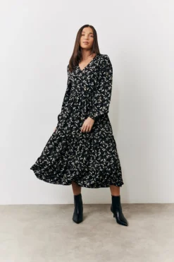Sale In The Style Ditsy Floral Printed Wrap Midi Dress Black