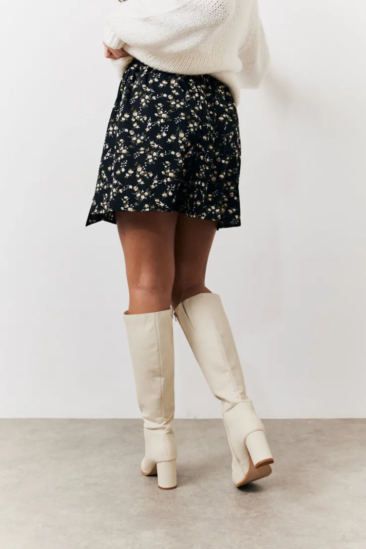 New In the Style Black Floral Flippy Mini Skirt Multi