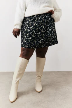 New In the Style Black Floral Flippy Mini Skirt Multi