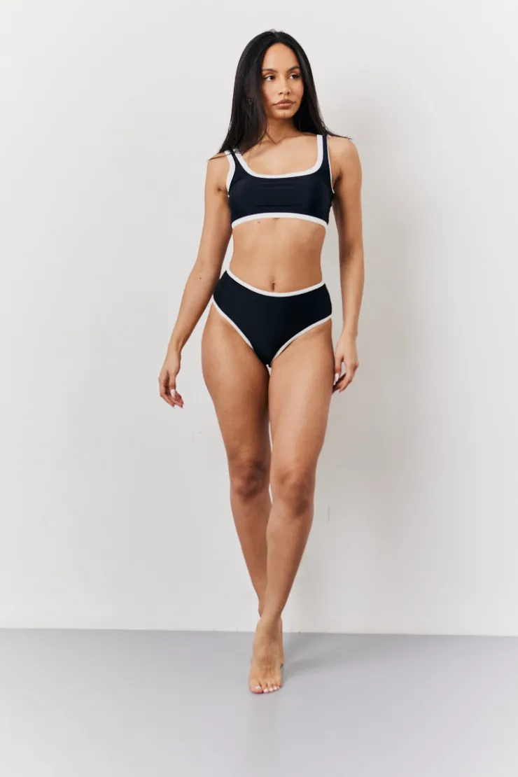 Hot Fits Scoop Neck Bikini Top Black