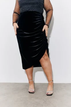 In the Style Velvet Midi Skirt Black