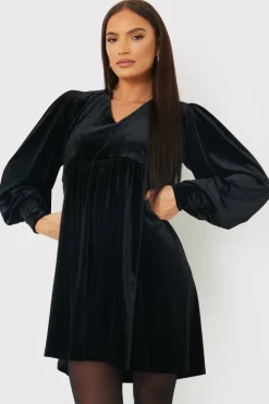 New In the Style Velvet Smock Mini Dress Black