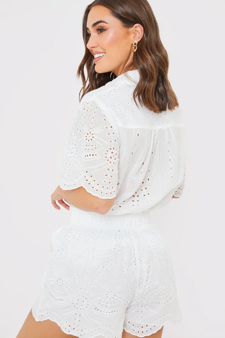 Hot In the Style Broderie Short White