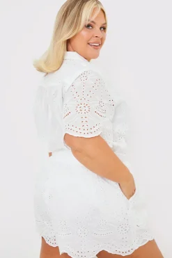 Hot In the Style Broderie Short White