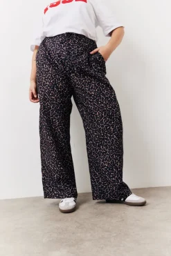 Hot In The Style Leopard Print Trousers Brown