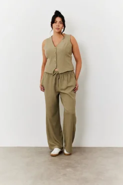 New In The Style Button Through Waistcoat Khaki