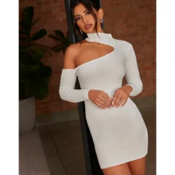 New CHI CHI LONDON Cut-Out Long Sleeve Knitted Rib Dress in White