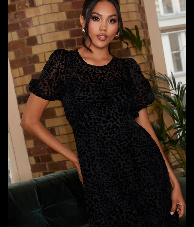 Sale CHI CHI LONDON Short Sleeve Sheer Detail Dobby Midi Dress in Black