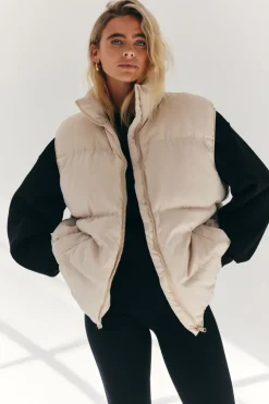 Clearance Fits Oversized Puffer Gilet Cream