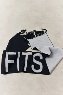 Discount Fits Knitted Scarf Monochrome