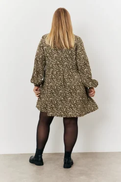Best In the Style Floral Print Button Through Tiered Smock Dress Green