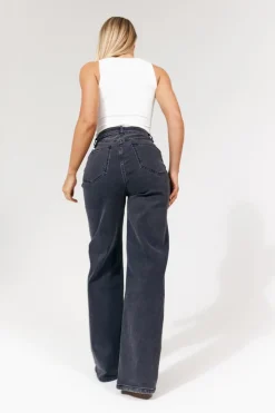 New In The Style Isla Wide Leg Jeans Washed black