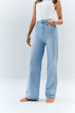 Discount In The Style Isla Wide Leg Jeans Light blue