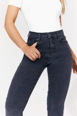 In The Style Isobelle Skinny Jean in Black Washed black