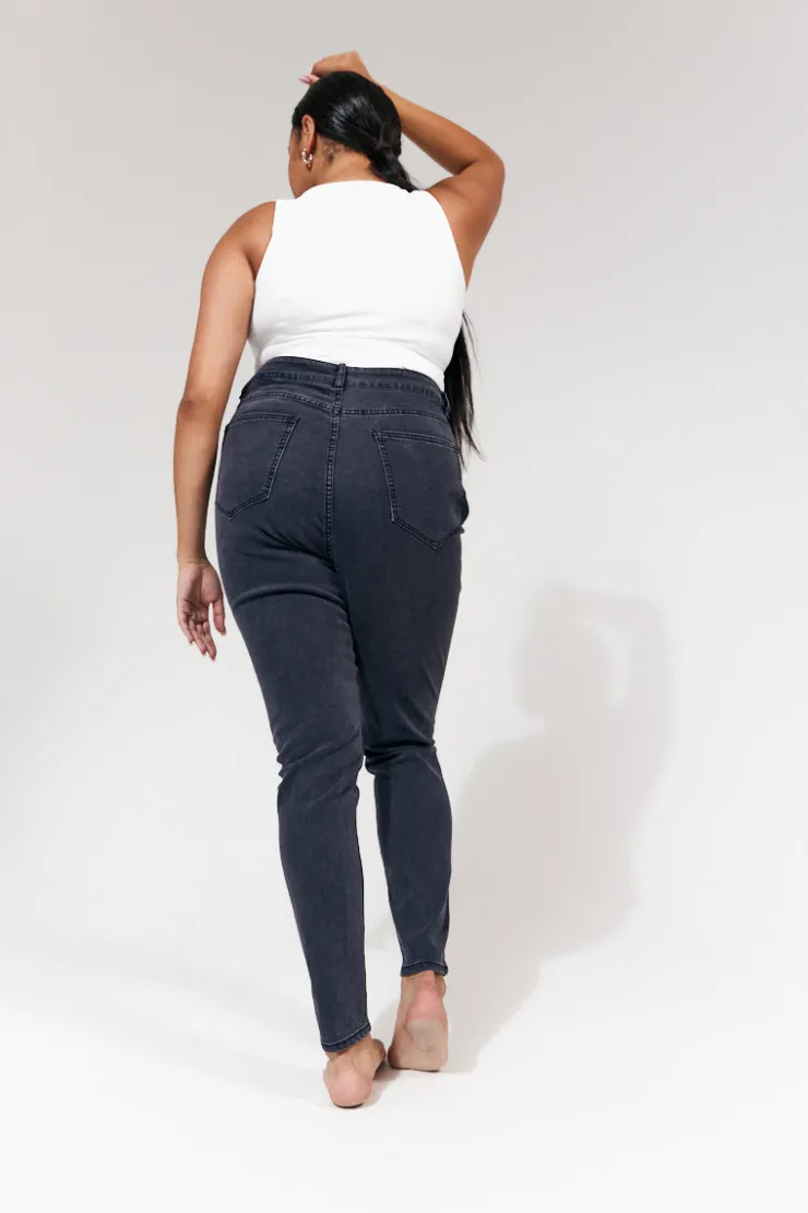 In The Style Isobelle Skinny Jean in Black Washed black