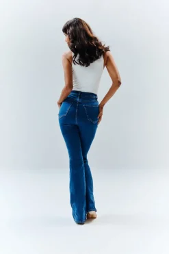 Hot In The Style Ivy Kickflare Jeans Blue