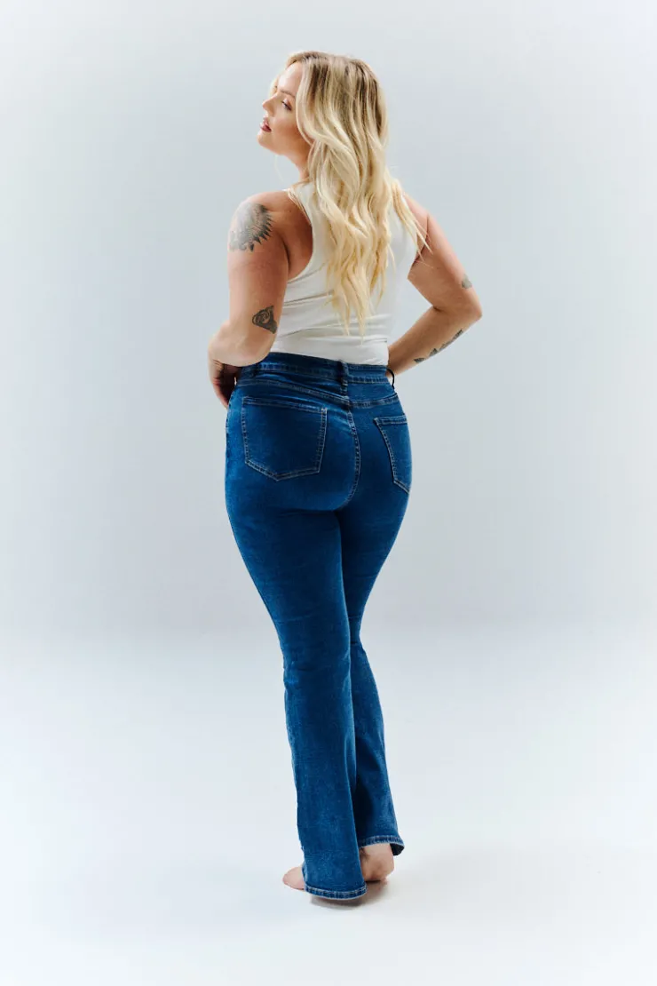 Hot In The Style Ivy Kickflare Jeans Blue