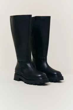 Clearance In the Style Jess Chunky Heeled High Leg Boot Black