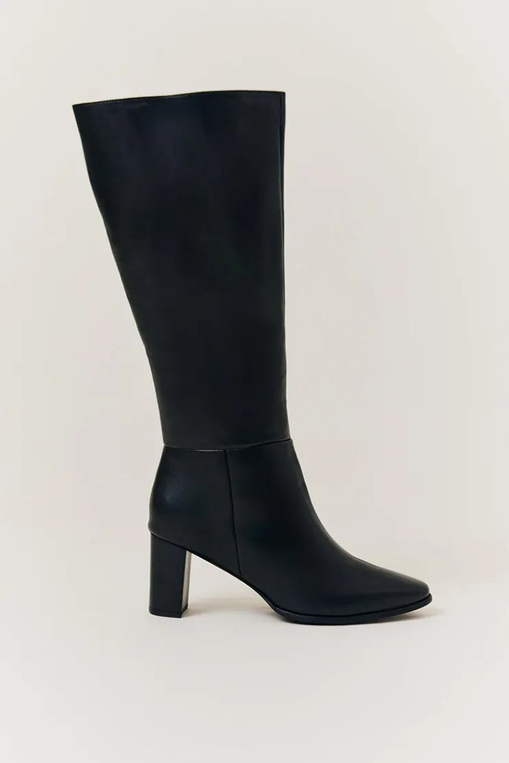 In The Style Kylie Heeled High Leg Boot Black