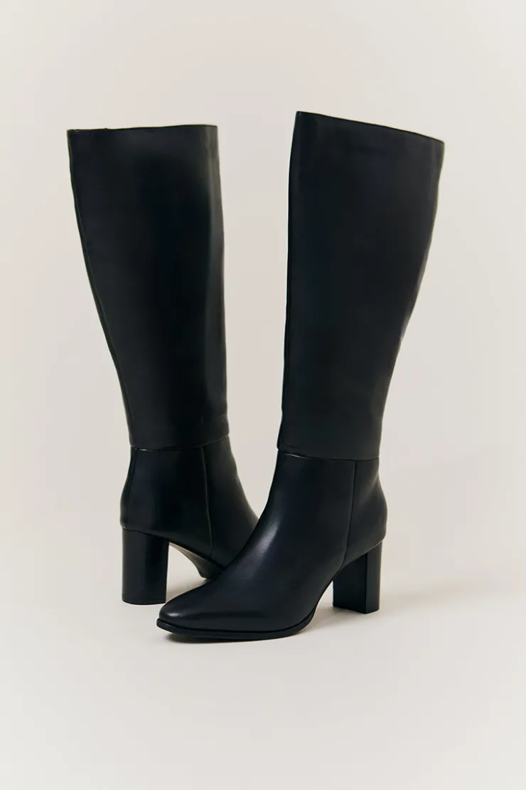 In The Style Kylie Heeled High Leg Boot Black