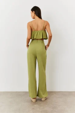 Hot In the Style Linen Crop Top Green