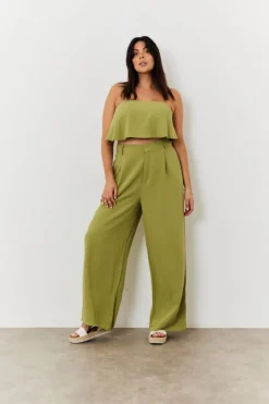 Hot In the Style Linen Crop Top Green