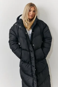 In the Style Longline Puffer Jacket Black