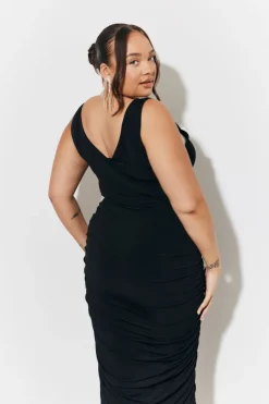 New In The Style Magic Sculpting Plunge Neck Ruched Detail Midaxi Dress Black
