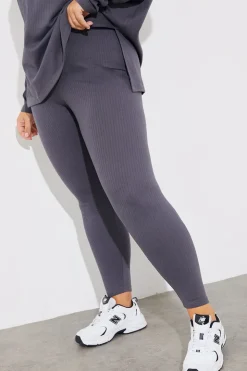 New In The Style Off The Shoulder Long Sleeve T Shirt And Legging Set