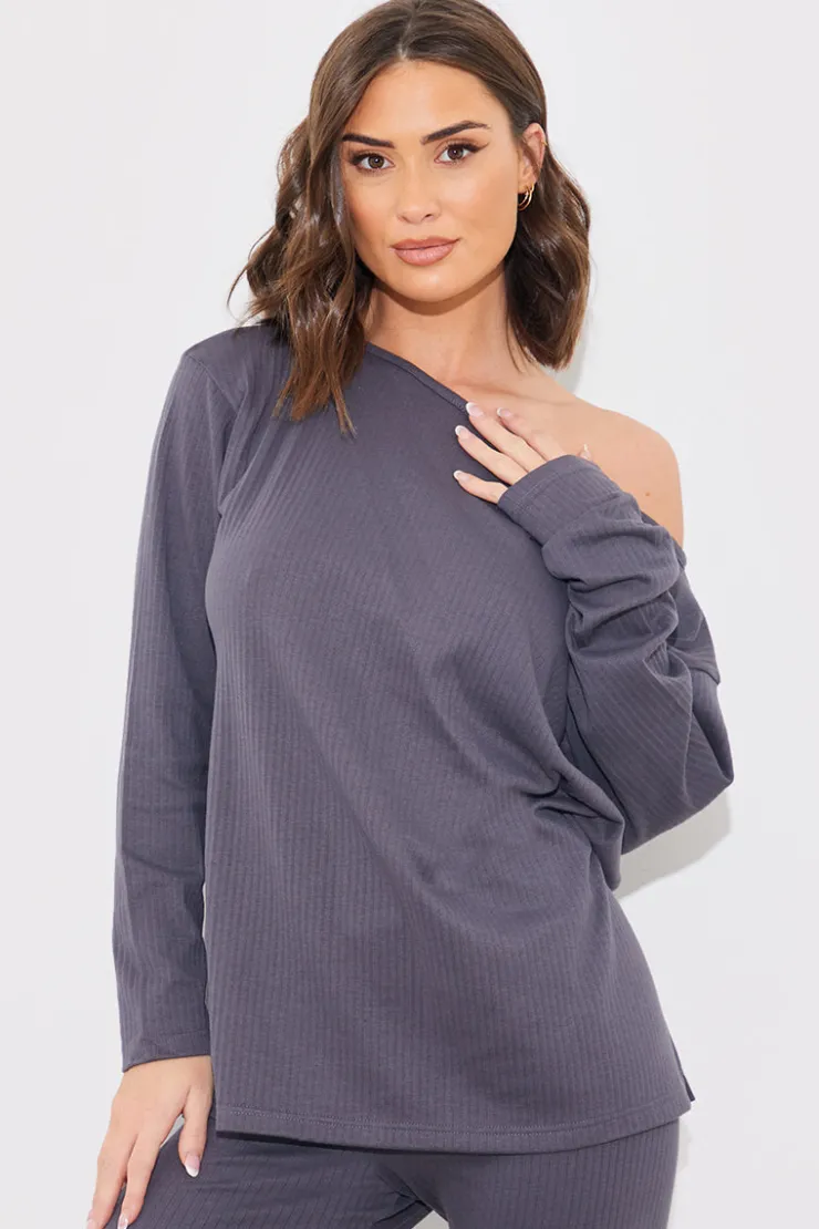 New In The Style Off The Shoulder Long Sleeve T Shirt And Legging Set