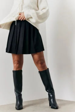 In the Style Pleated Skirt Black