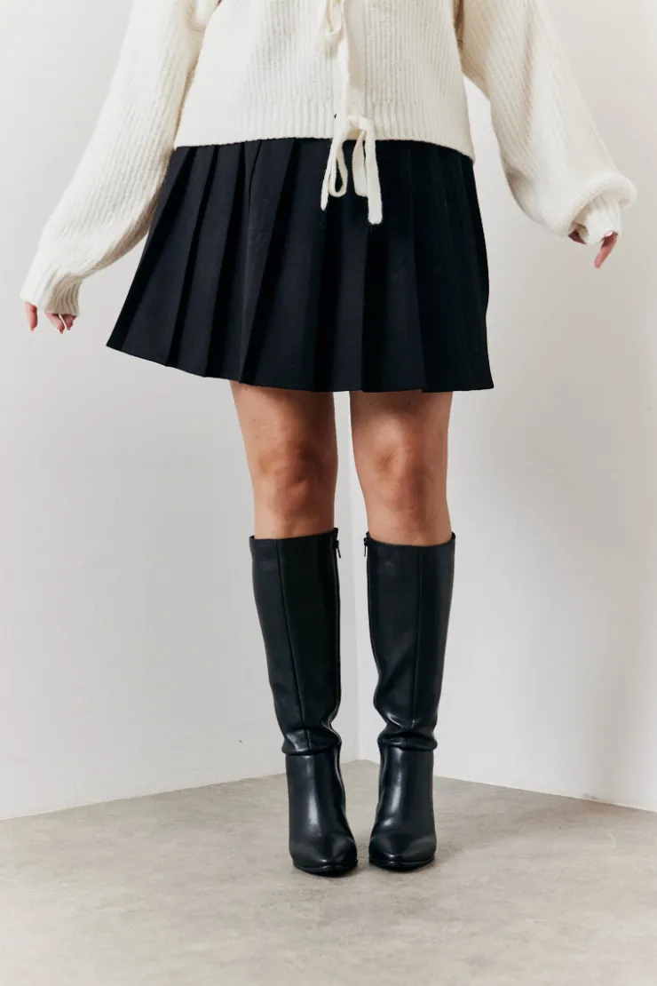 In the Style Pleated Skirt Black