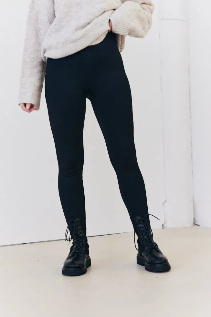 New In the Style Recycled Legging Black