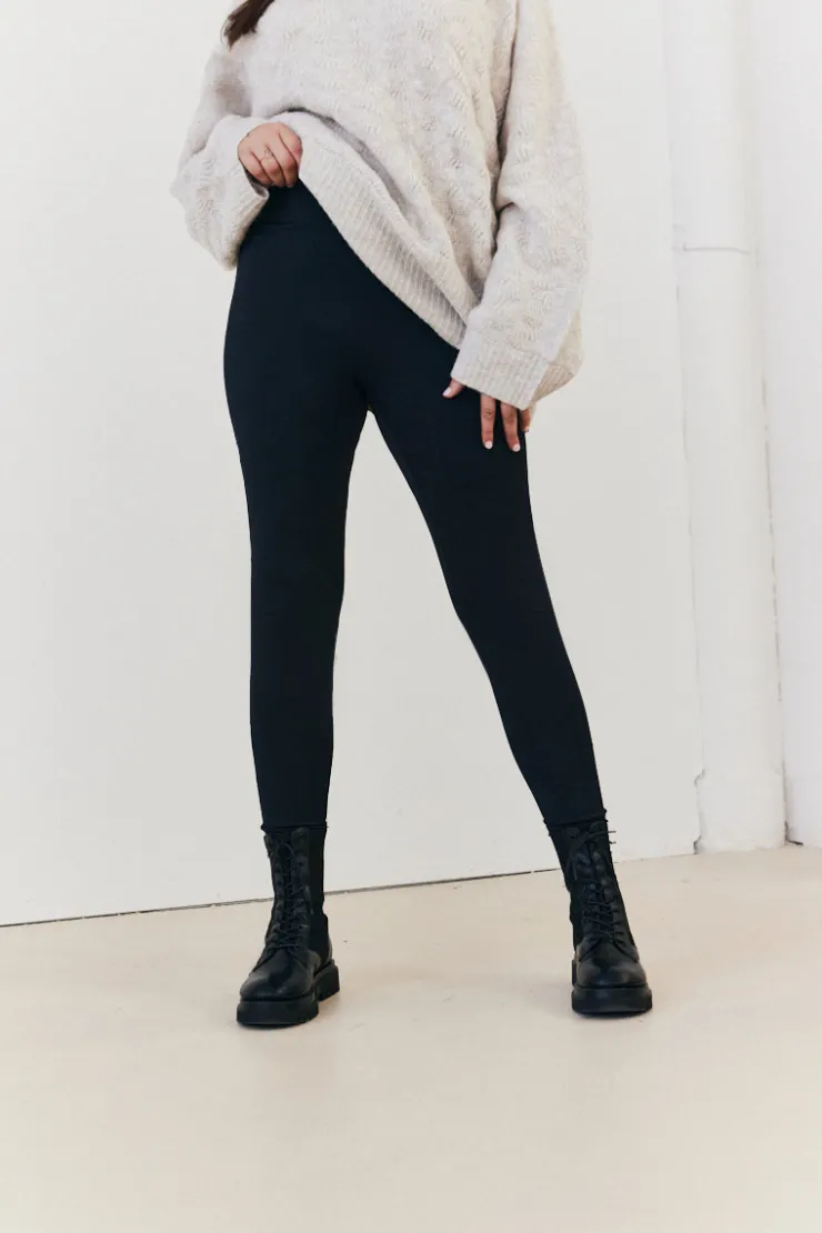 New In the Style Recycled Legging Black