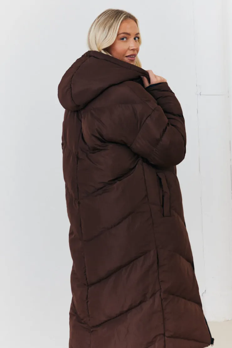 In the Style Reversible Hooded Longline Puffer Coat Chocolate