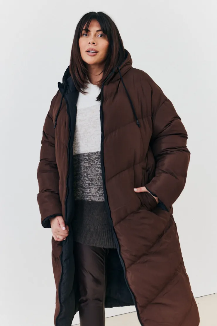 In the Style Reversible Hooded Longline Puffer Coat Chocolate
