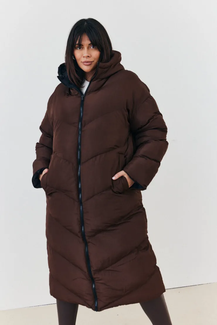 In the Style Reversible Hooded Longline Puffer Coat Chocolate