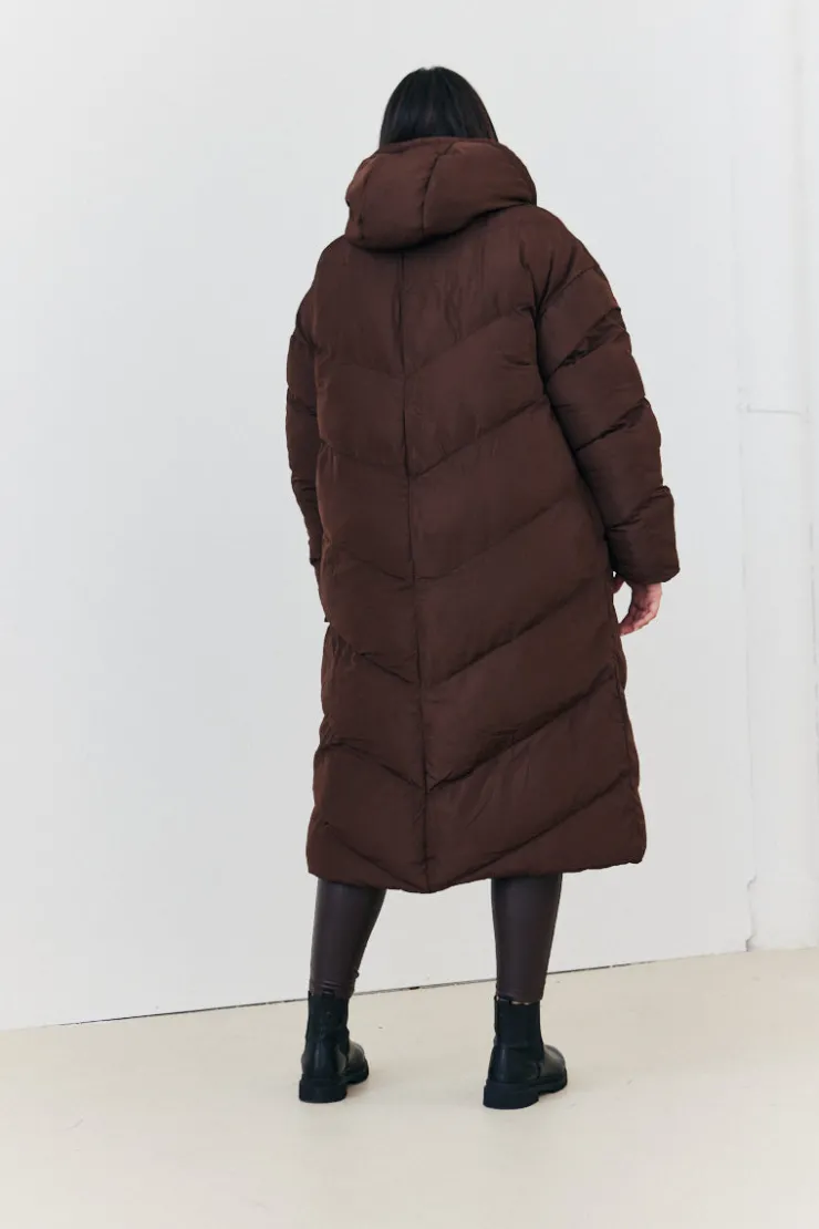 In the Style Reversible Hooded Longline Puffer Coat Chocolate