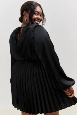 New In the Style Satin Pleated Cut Out Detail Mini Dress Black