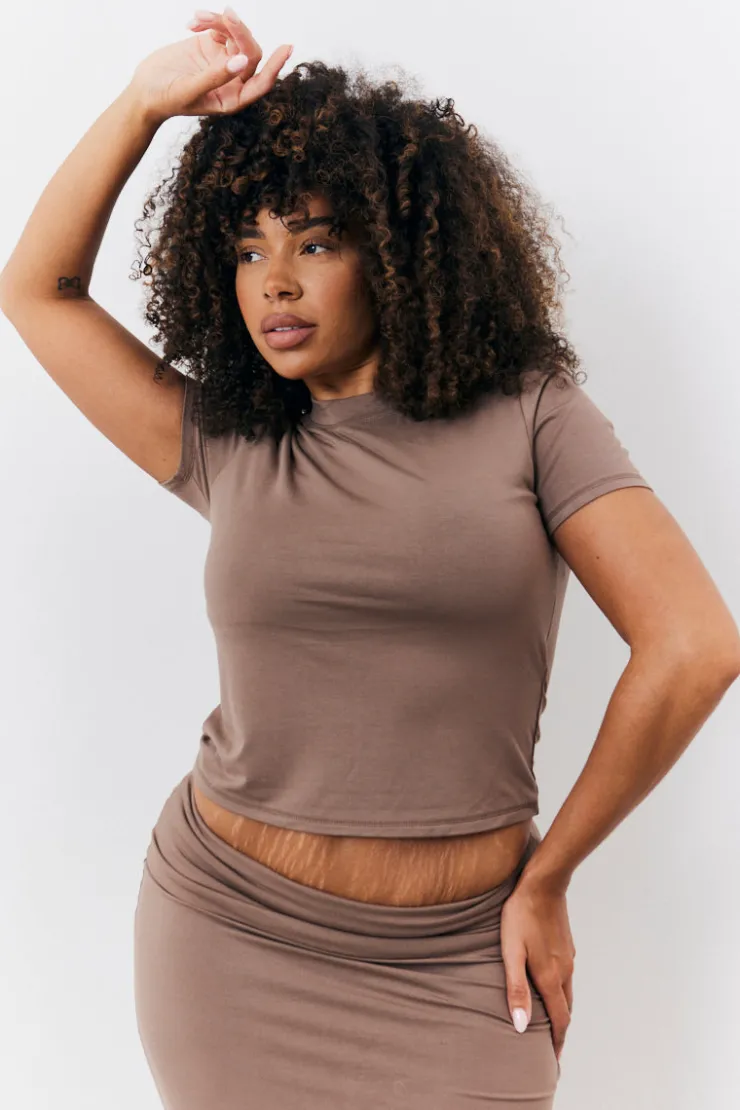 Discount Fits Sculpting Short Sleeve Crew Neck T-Shirt Mocha