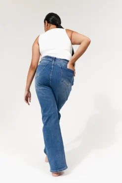 Discount In The Style Sienna Straight Leg Jean Mid blue