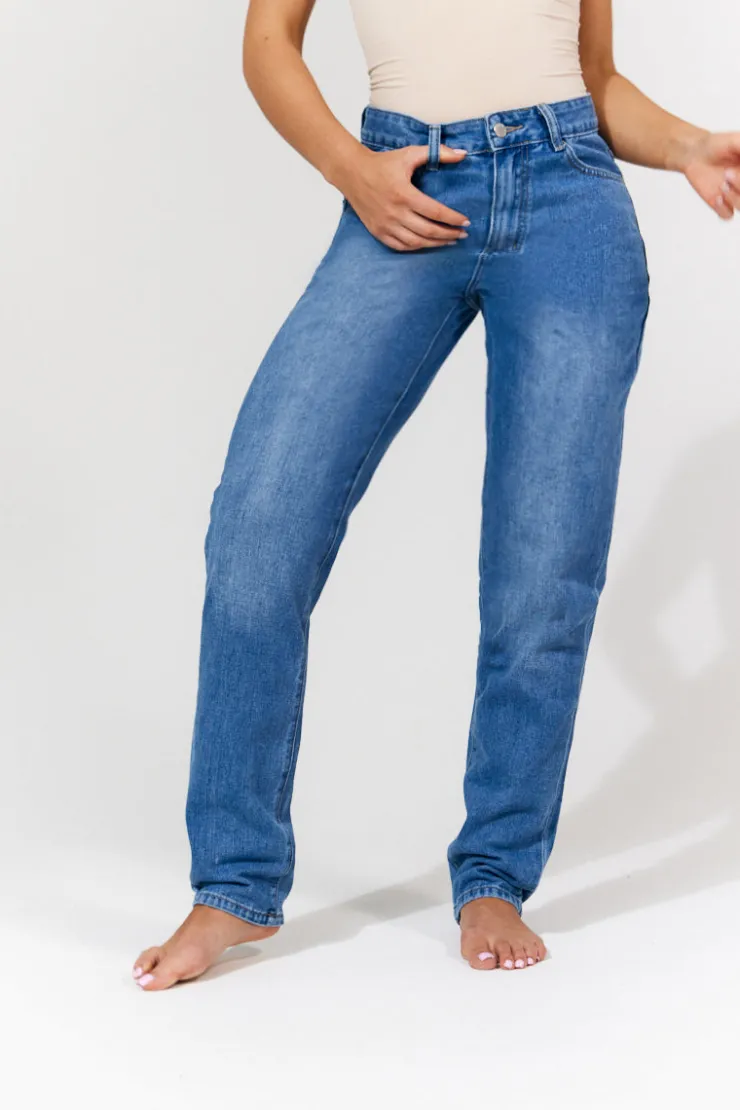 In The Style Sofia Straight Leg Mom Jeans Midblue