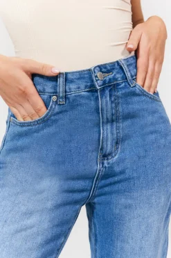In The Style Sofia Straight Leg Mom Jeans Midblue