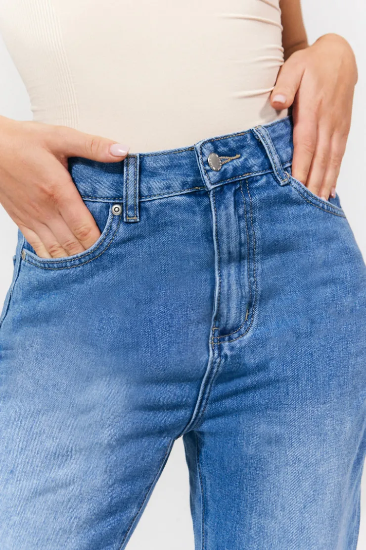 In The Style Sofia Straight Leg Mom Jeans Midblue
