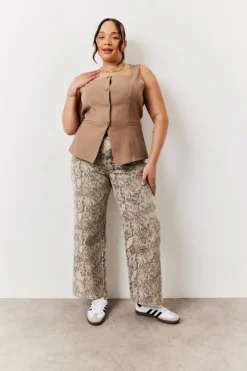 New In The Style Square Neck Longline Waistcoat Stone