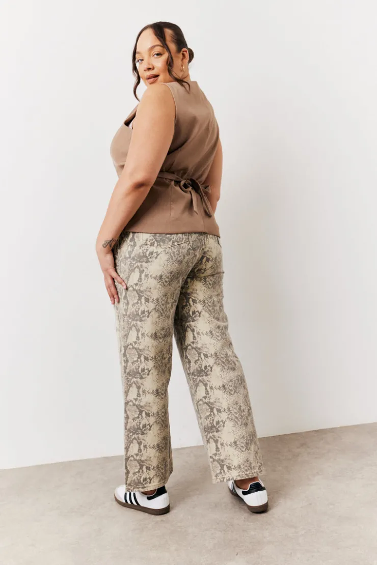 New In The Style Square Neck Longline Waistcoat Stone